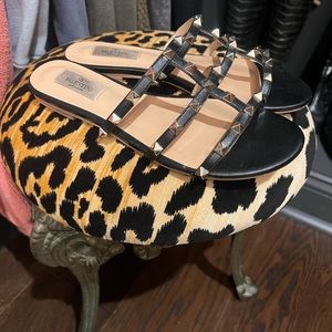 Valentino Rockstud Sandal Flat 39 Black size 9